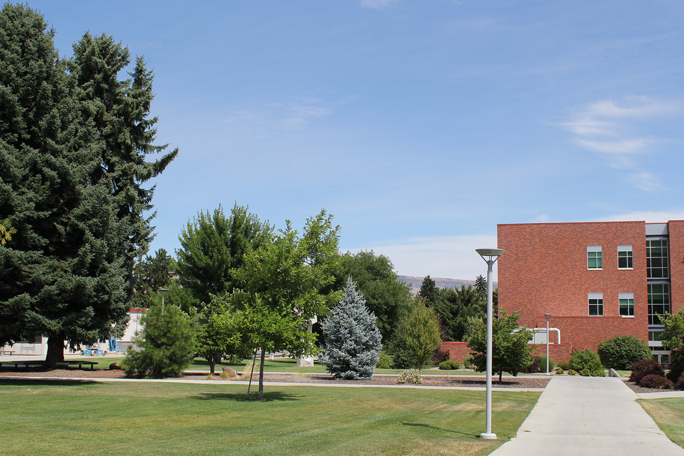 Photo of Wenatchee campus building and trees